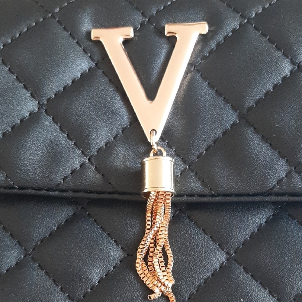 NWOTQuilted Crossbody+Matching Sunglassed with Gold Accent - Picture 4 of 5